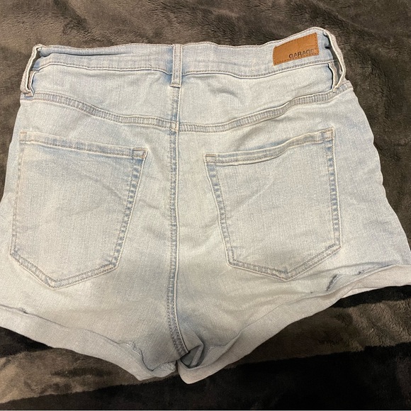 Garage shorts - Picture 2 of 3